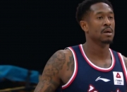 爱游戏官方入口-江苏队鏖战国王，易建联刷新纪录