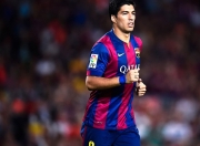 爱游戏tv-引擎咆哮与中投绝响，当F1银箭划破街道，德罗赞在硬仗中雕刻时光