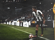 AYXapp下载-步行者铁血击溃深圳，爱德华兹东决封神，当坚韧遇见天赋，篮球史诗今夜铸就