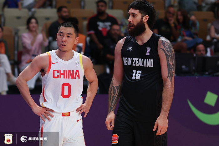 骑士轻取尼克斯，高诗岩高光表现