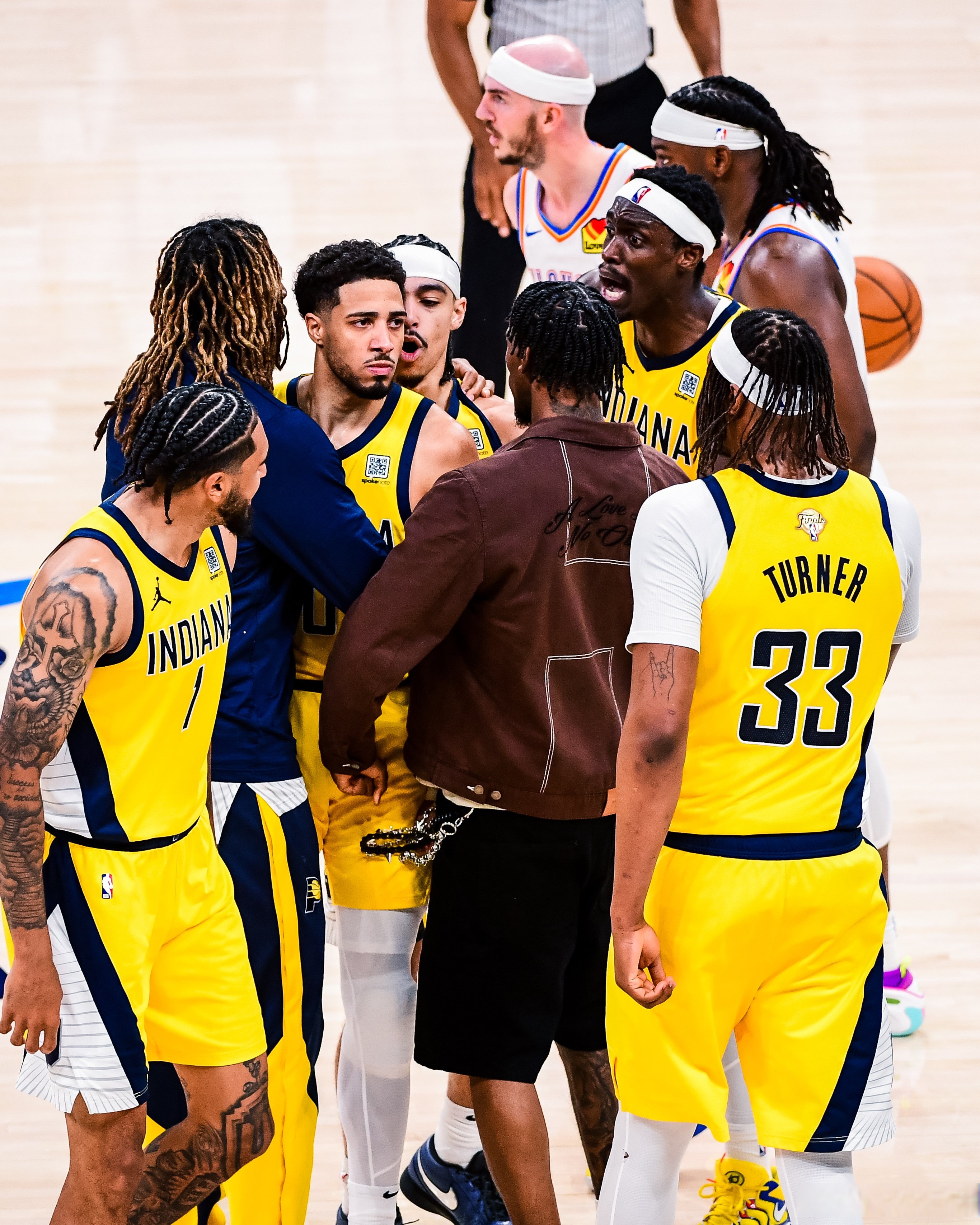 76人鏖战步行者，戈贝尔统治全场