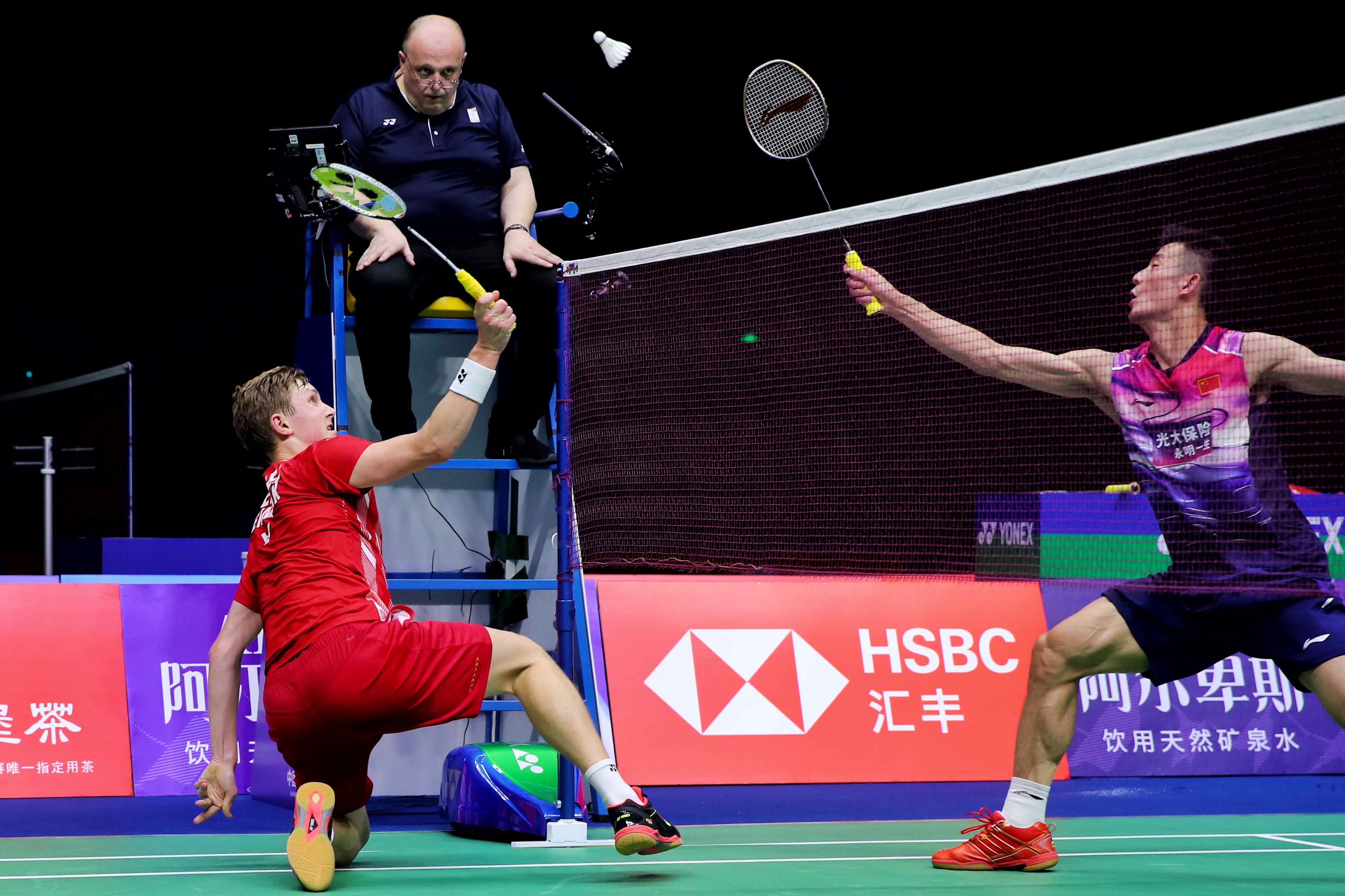 日本队碾压中国队,安赛龙扛起全队 日本队碾压中国队,安赛龙扛起全队