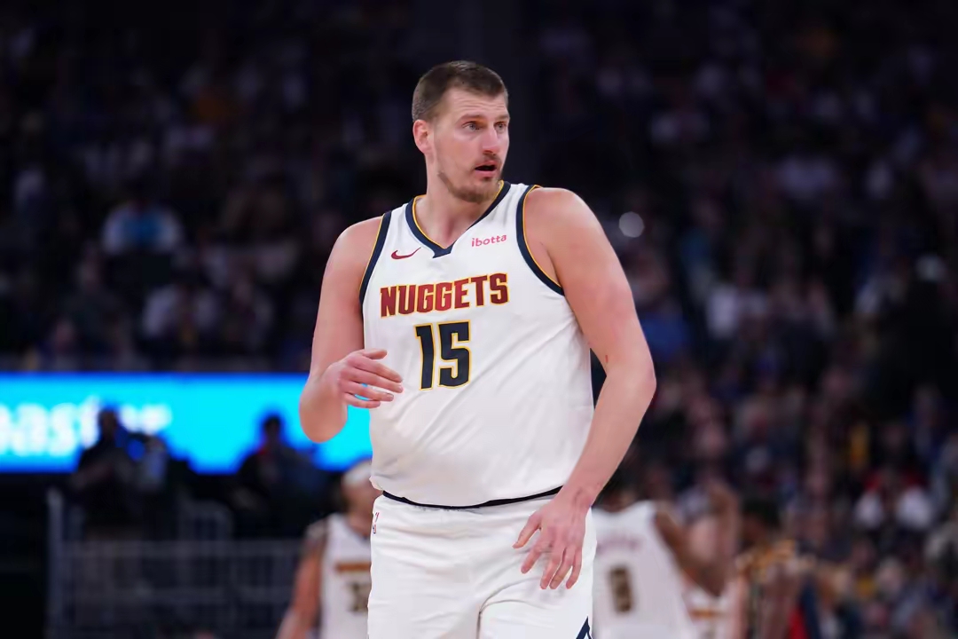 掘金横扫太阳，戈贝尔惊艳四座