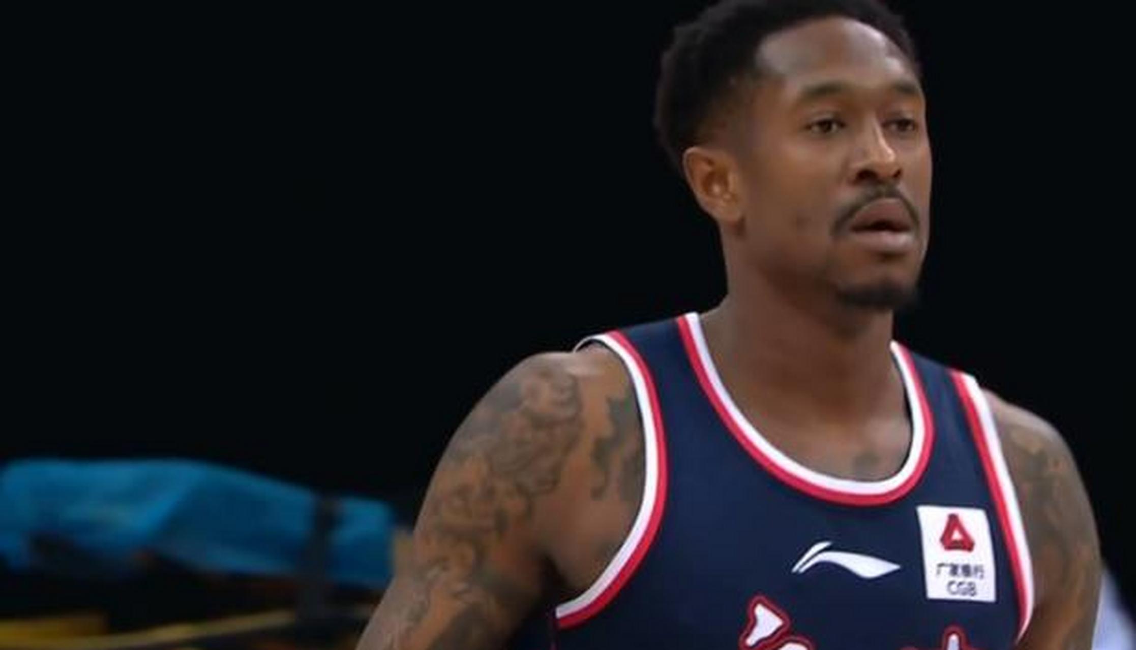 江苏队鏖战国王,易建联刷新纪录 江苏队鏖战国王,易建联刷新纪录