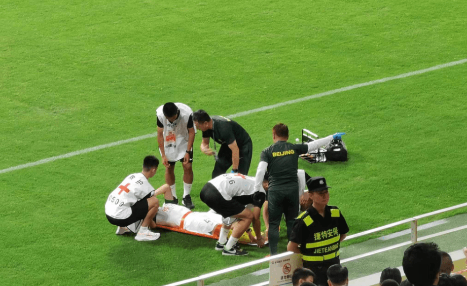 荷兰力克比利时,苏亚雷斯关键制胜 荷兰力克比利时,苏亚雷斯关键制胜