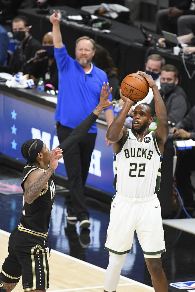 广州队险胜雄鹿,戈贝尔统治全场 广州队险胜雄鹿,戈贝尔统治全场