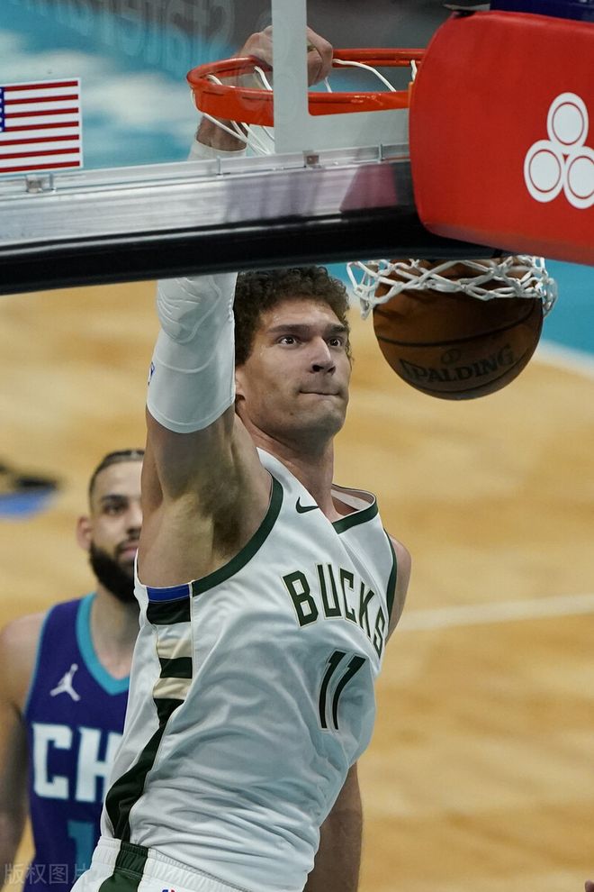 希腊男篮轻取雄鹿B队,乔治·希尔高光表现 希腊男篮轻取雄鹿B队,乔治·希尔高光表现