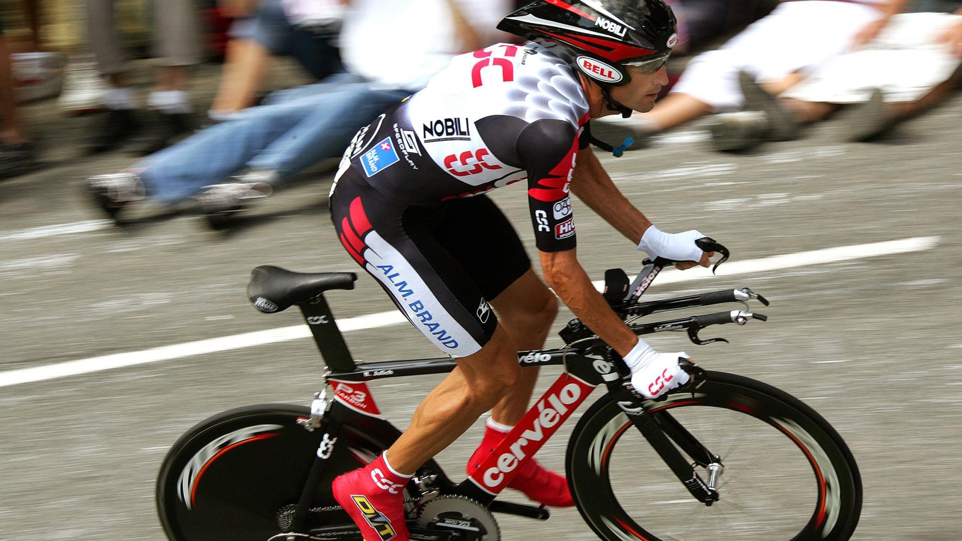 库里比赛走势一手掌控，鹈鹕掀翻广东队，跨界篮球的奇幻想象