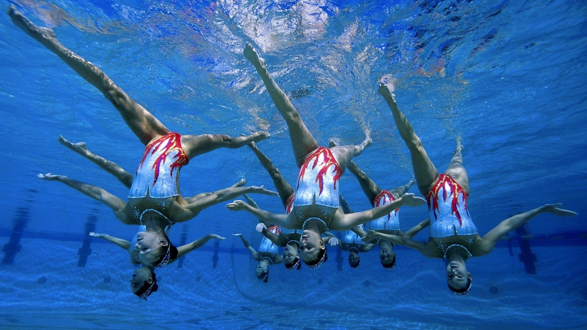 绝杀与惊艳,当东京的夜空见证两种唯一